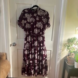 Elegant Floral Midi Dress in Burgundy